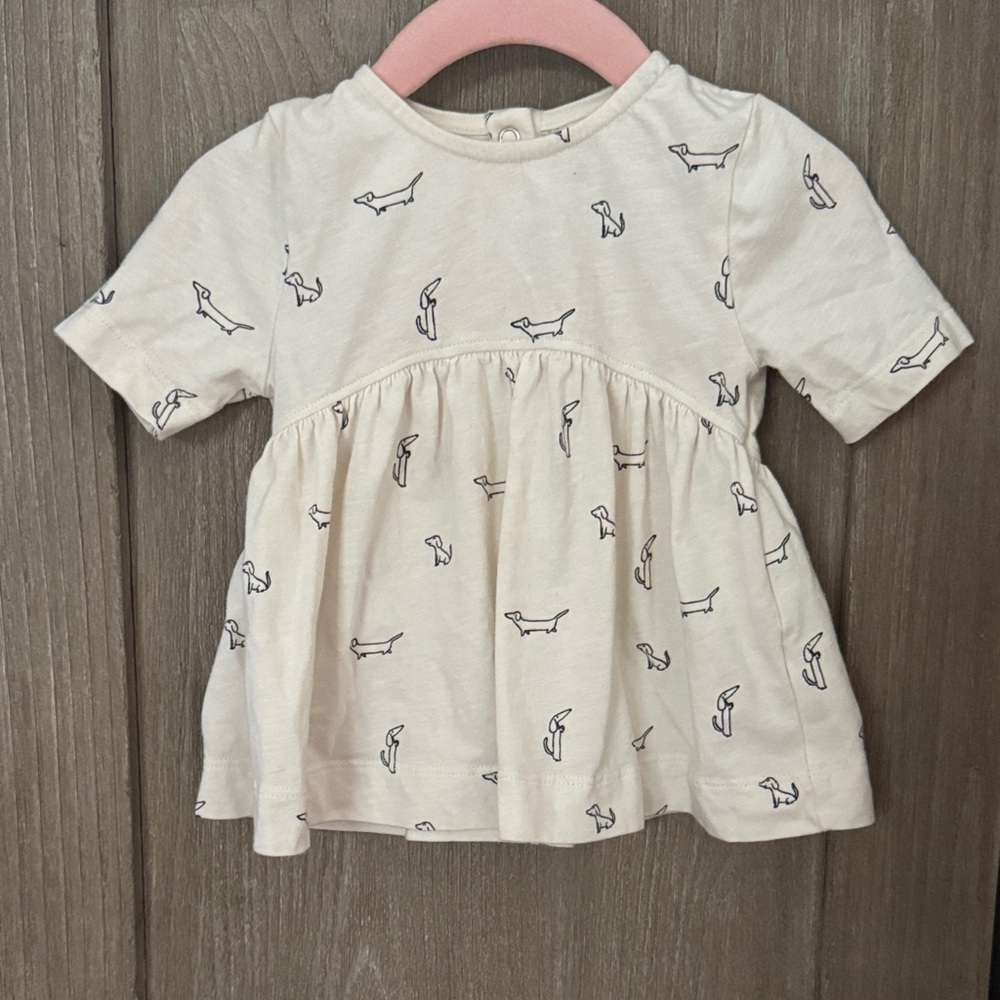 Kate Quinn Cream Short Sleeve Kids Tee with Dog Pattern